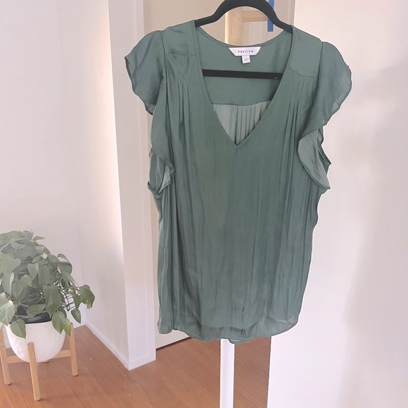 Green V-neck Top - Picture 4 of 10